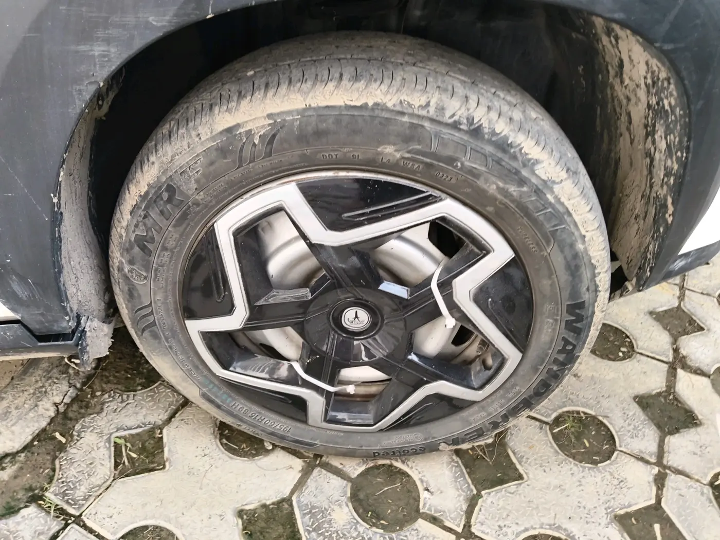 2023 Nissan MAGNITE XE, Petrol, Manual, 82,200 km, tyre