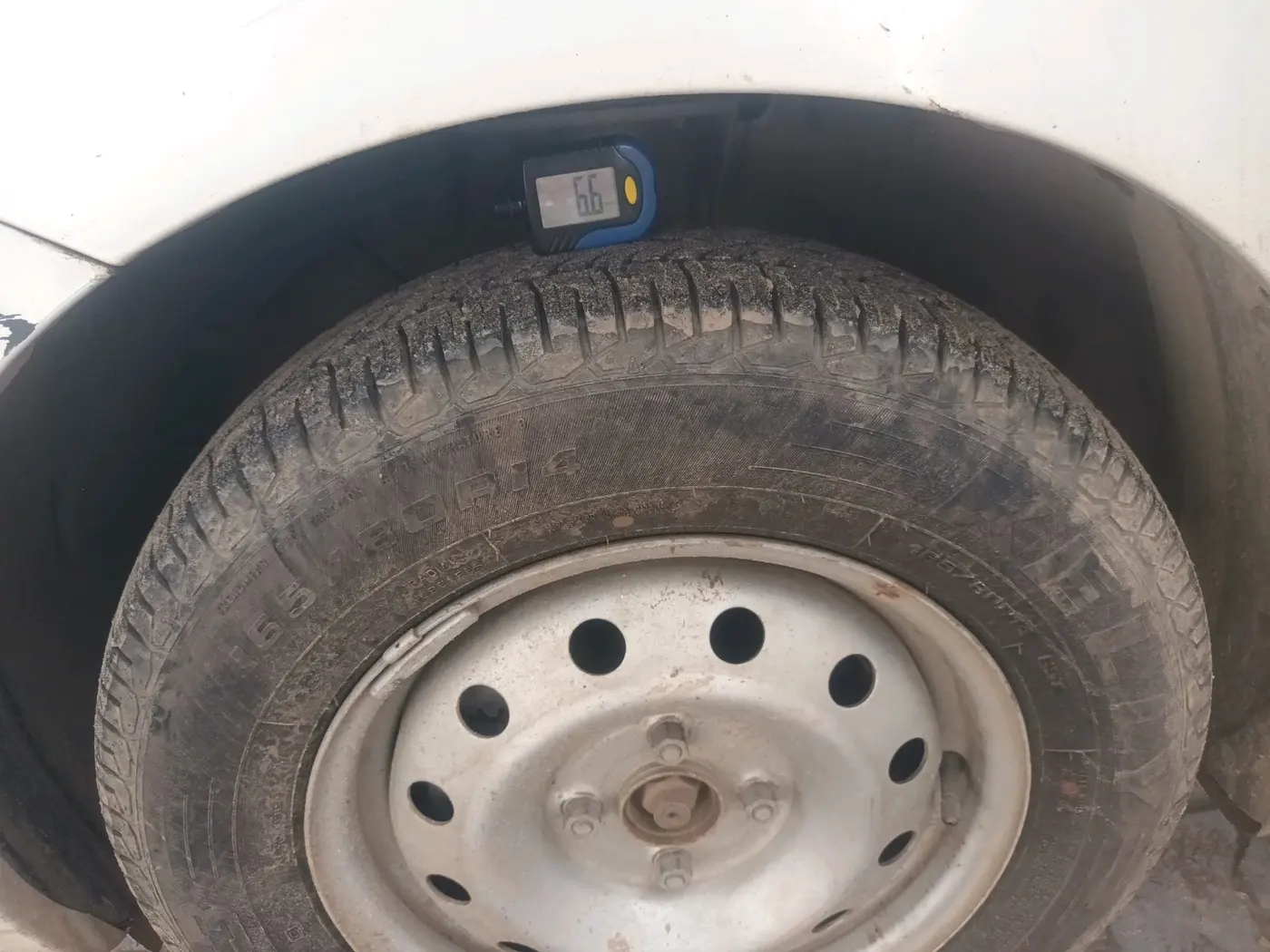 2020 Maruti Dzire LXI, Petrol, Manual, 54,224 km, tyre
