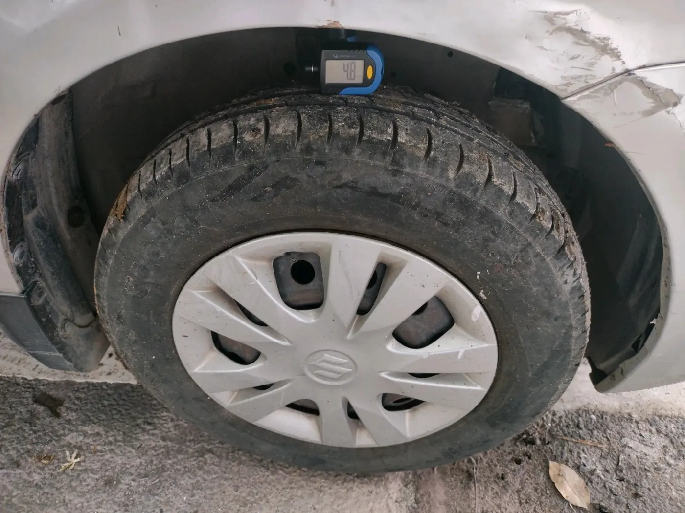 2014 Maruti Swift Dzire VXI, Petrol, Manual, 1,01,652 km, tyre