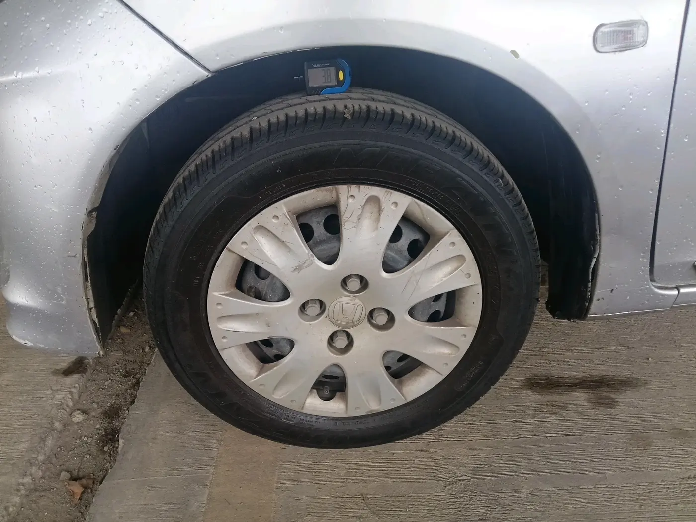 2014 Honda Amaze 1.2L I-VTEC S, Petrol, Manual, 1,04,788 km, tyre