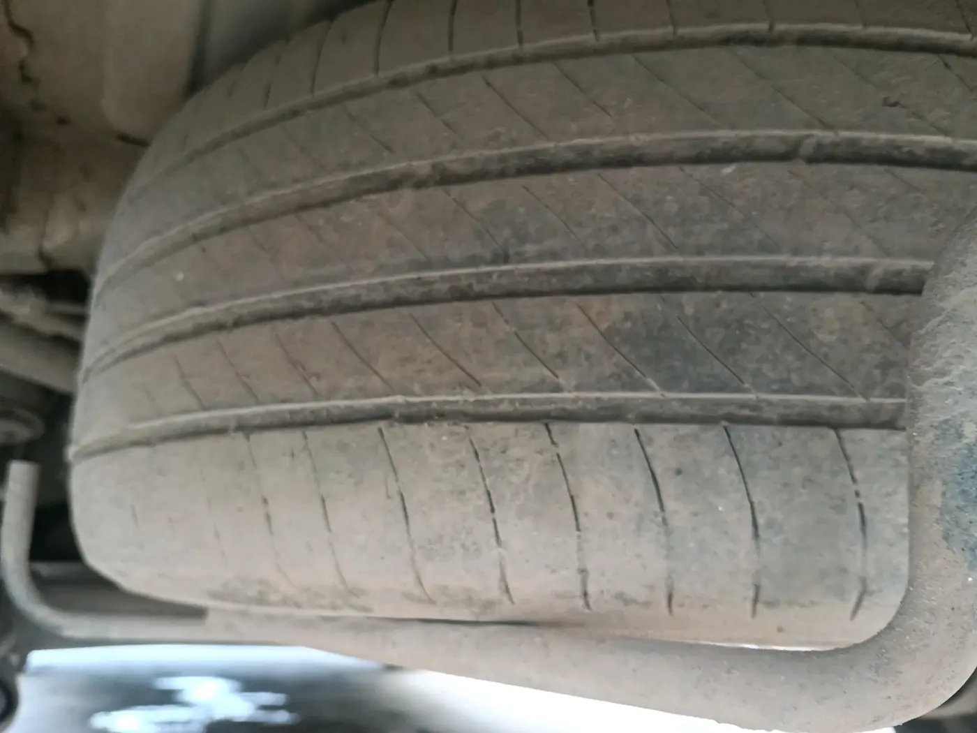 2015 Maruti Ertiga VXI CNG, CNG, Manual, 2,78,131 km, tyre