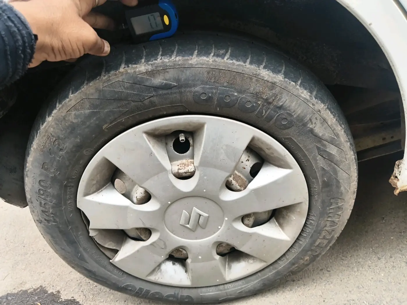 2011 Maruti Wagon R 1.0 LXI CNG, CNG, Manual, 2,25,165 km, tyre