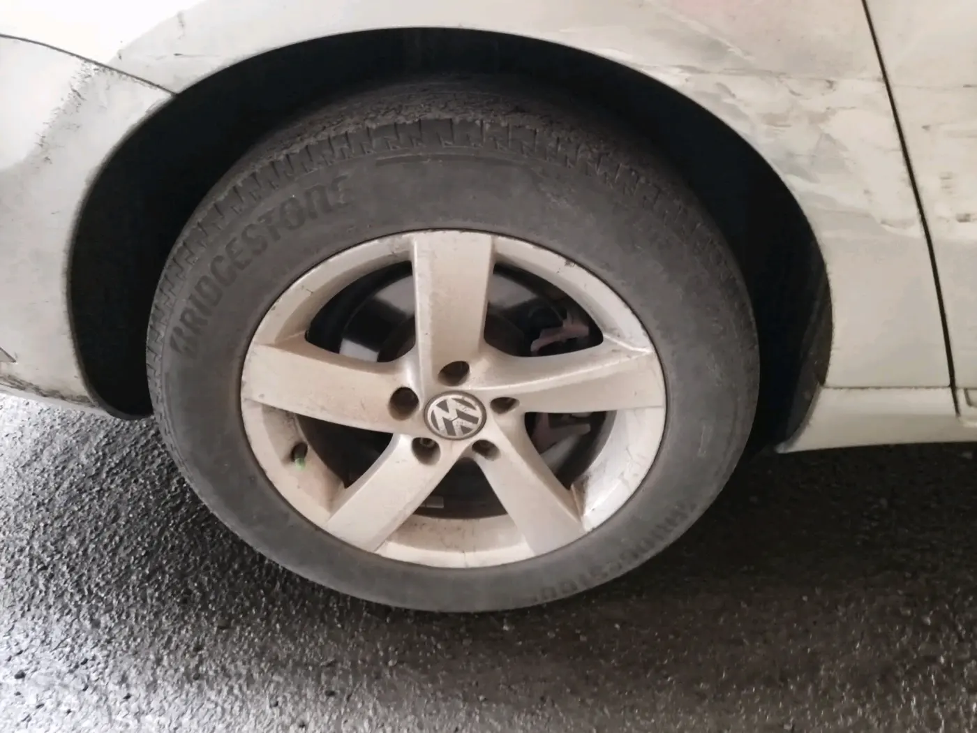 2012 Volkswagen Passat HIGHLINE DSG, Diesel, Automatic, 1,74,071 km, tyre