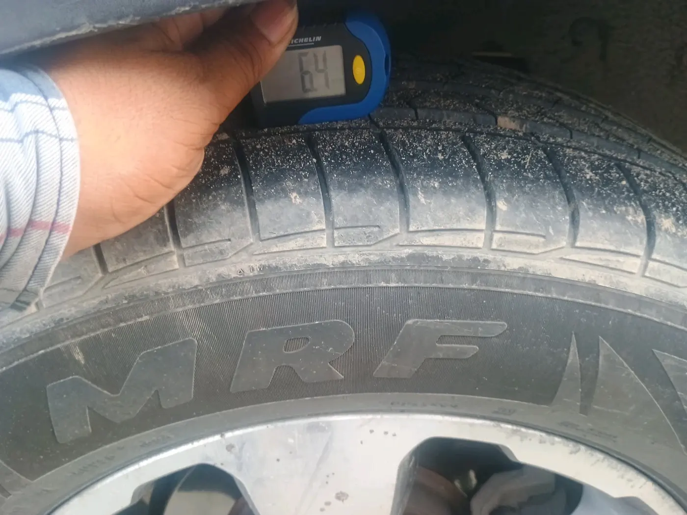 2019 Mahindra ALTURAS G4 4WD AT, Diesel, Automatic, 1,19,929 km, tyre