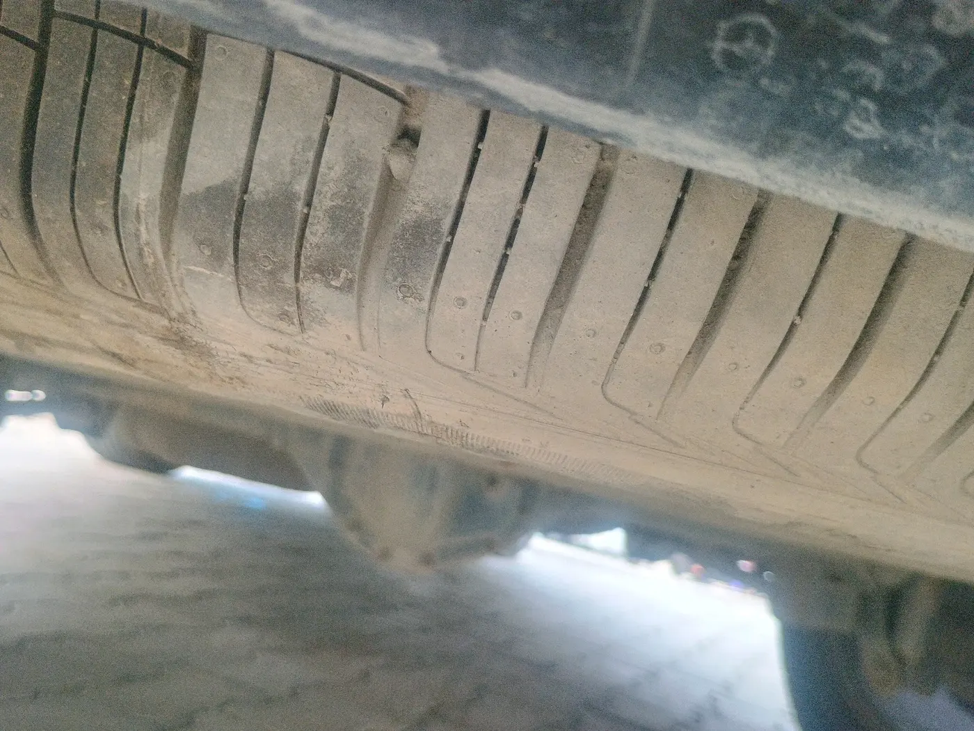 2019 Mahindra ALTURAS G4 4WD AT, Diesel, Automatic, 1,19,929 km, tyre