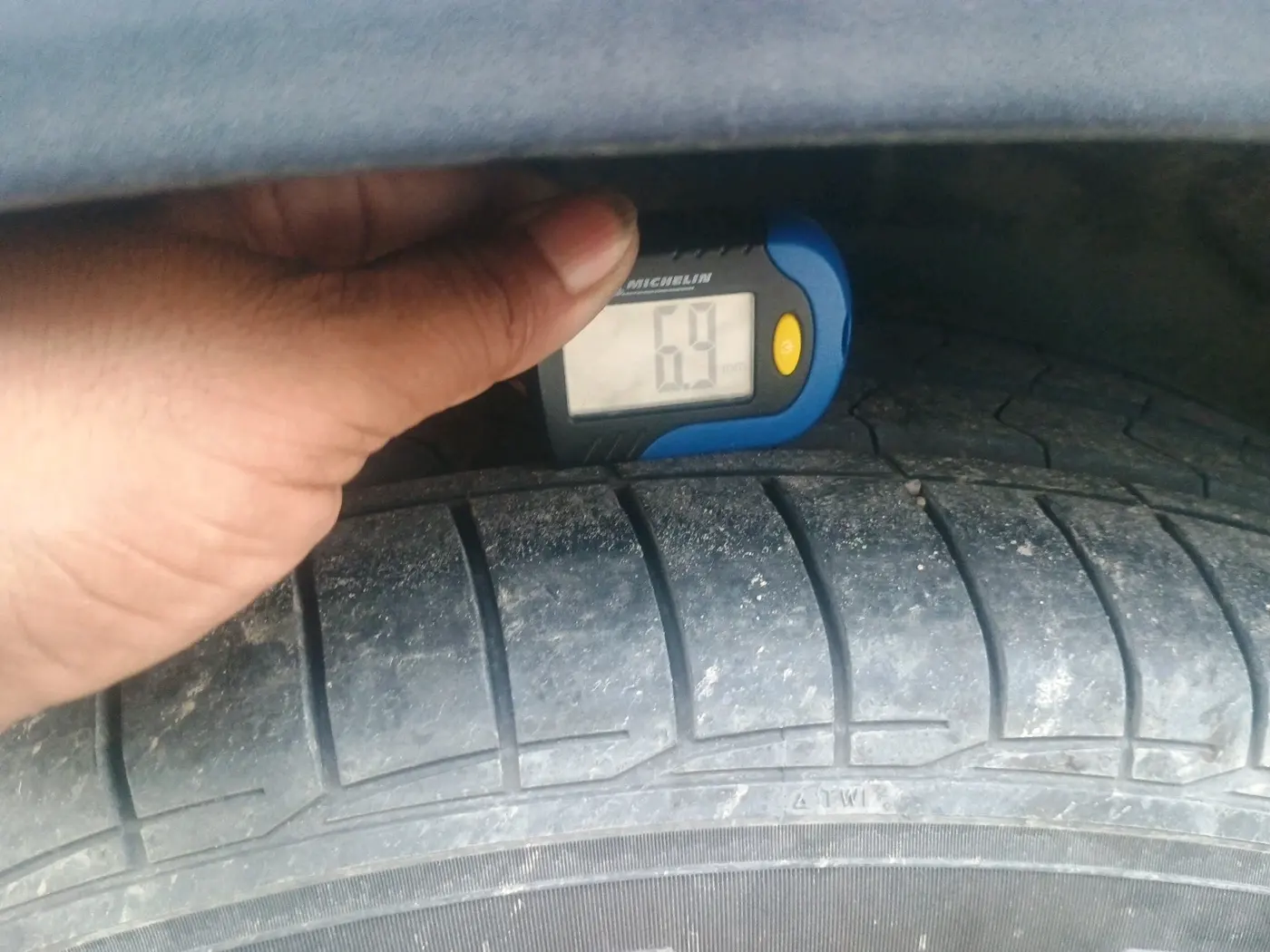 2019 Mahindra ALTURAS G4 4WD AT, Diesel, Automatic, 1,19,929 km, tyre