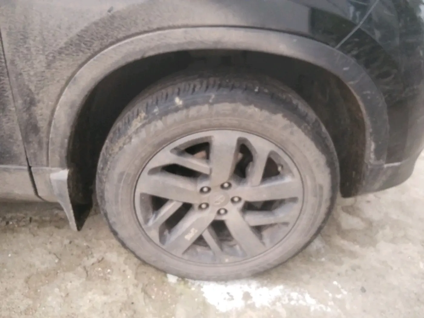2023 Tata Harrier XZA PLUS 2.0L DARK EDITION, Diesel, Automatic, 1,22,595 km, tyre