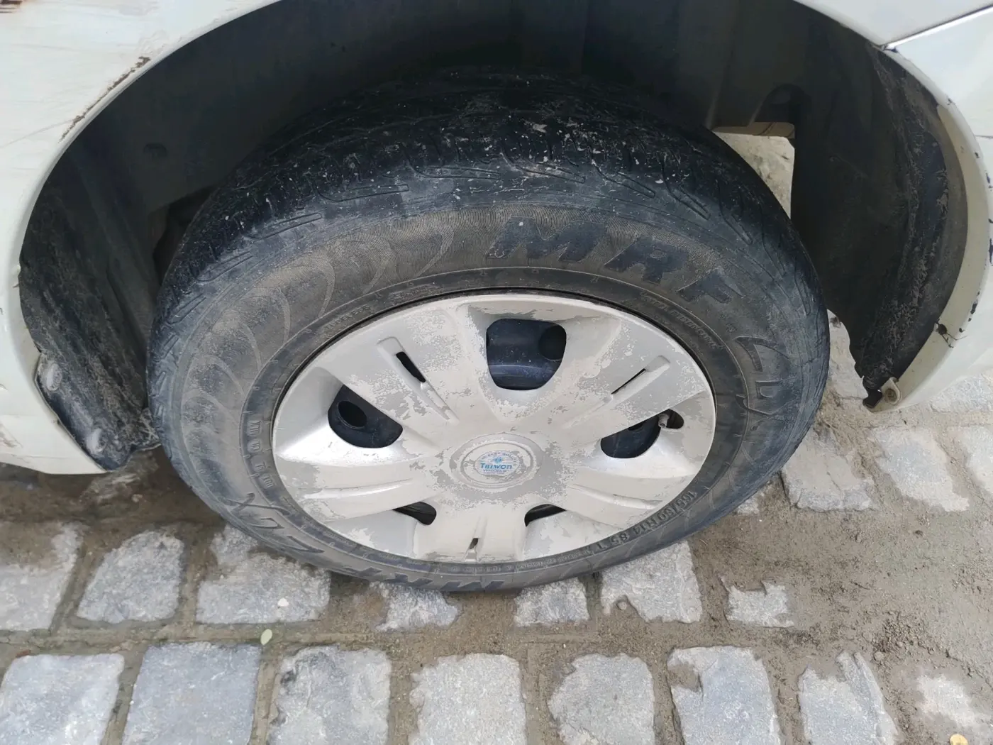 2011 Maruti Swift Dzire VXI, Petrol, Manual, 1,87,090 km, tyre