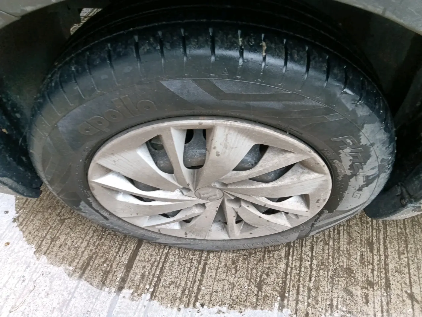 2023 Maruti Baleno DELTA PETROL 1.2, Petrol, Manual, 24,436 km, tyre