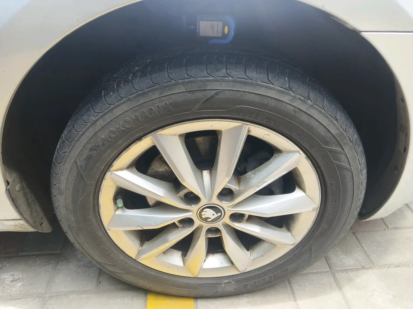 2013 Skoda Octavia ELEGANCE 2.0 TDI AT, Diesel, Automatic, 1,16,580 km, tyre
