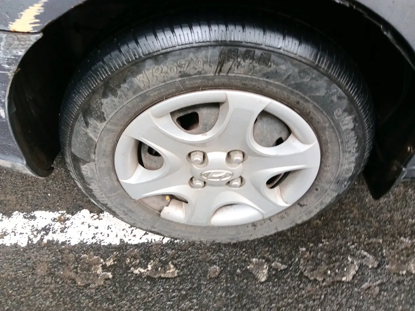 2012 Hyundai Accent GLE, CNG, Manual, 98,844 km, tyre