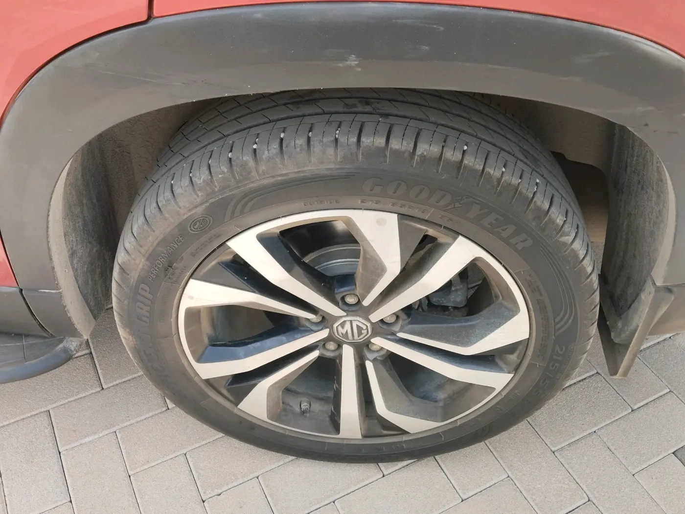 2023 MG HECTOR SAVVY PRO 1.5 TURBO CVT PETROL, Petrol, Automatic, 25,709 km, tyre