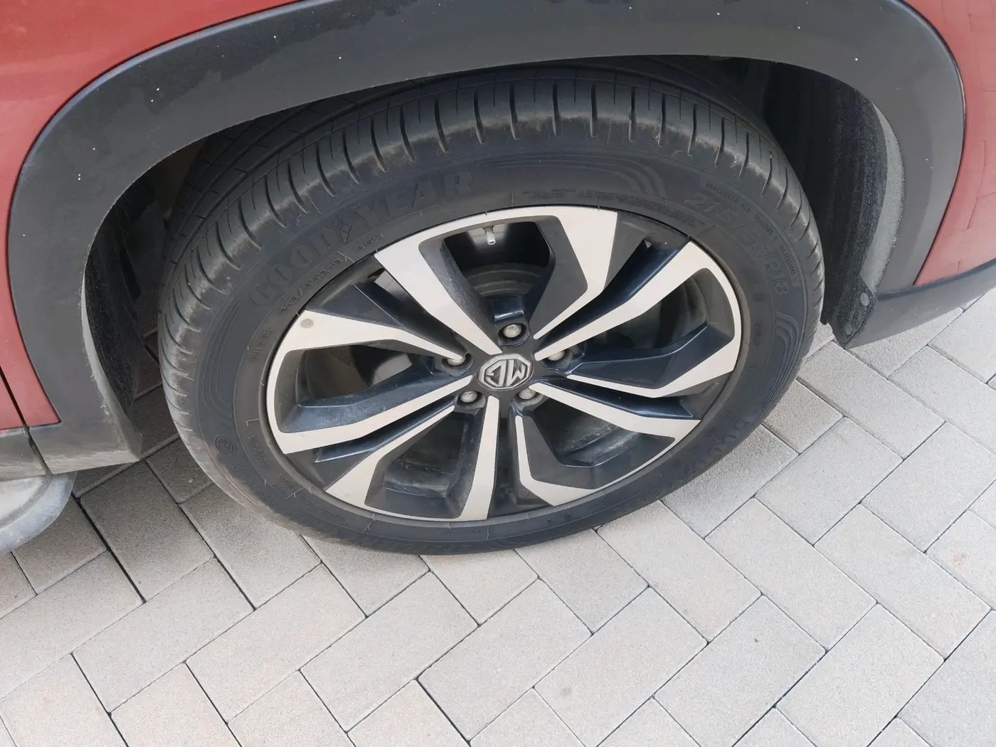 2023 MG HECTOR SAVVY PRO 1.5 TURBO CVT PETROL, Petrol, Automatic, 25,709 km, tyre
