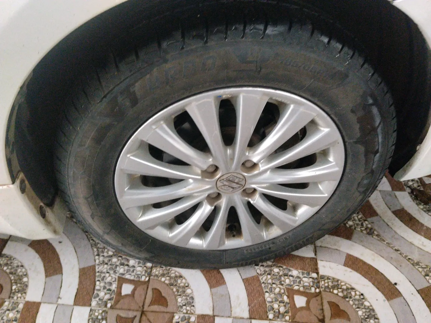 2019 Maruti Ciaz DELTA 1.5 SHVS MT PETROL, CNG, Manual, 52,503 km, tyre