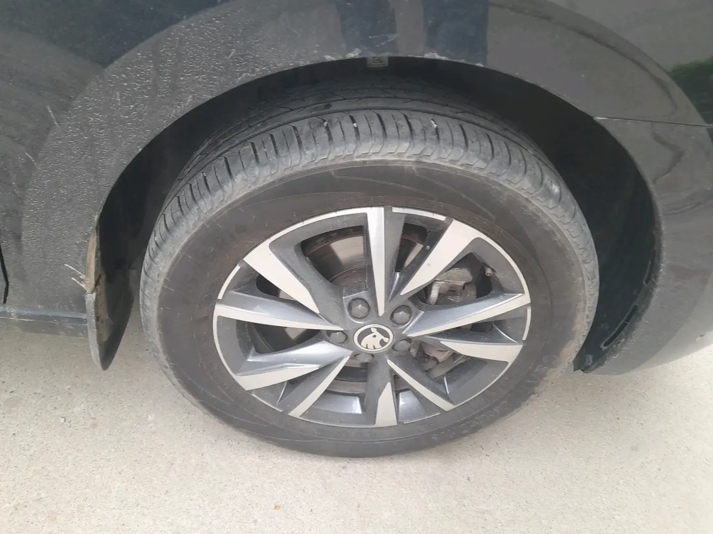 2025 Skoda SLAVIA Prestige 1.0L TSI AT, Petrol, Automatic, 15,109 km, tyre