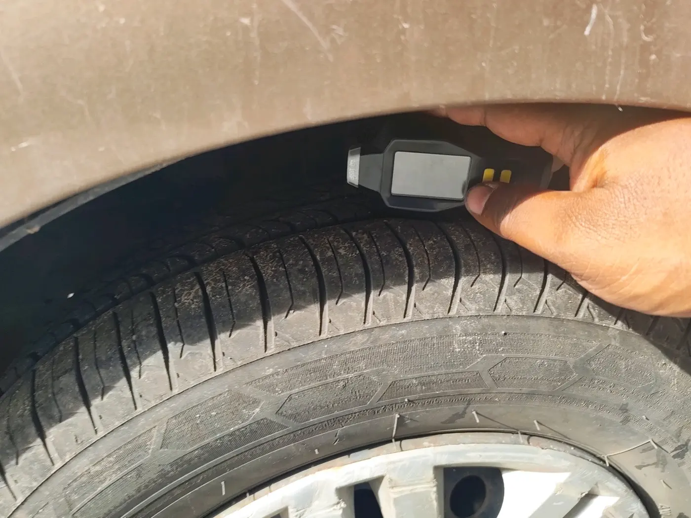 2020 Maruti Dzire VXI, Petrol, Manual, 1,24,536 km, tyre