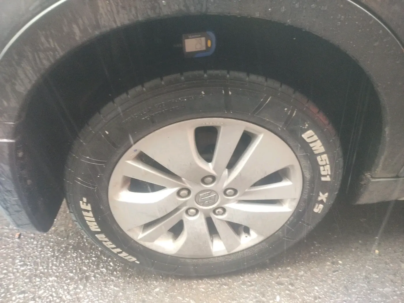2015 Maruti S Cross ALPHA 1.6, Diesel, Manual, 1,83,813 km, tyre