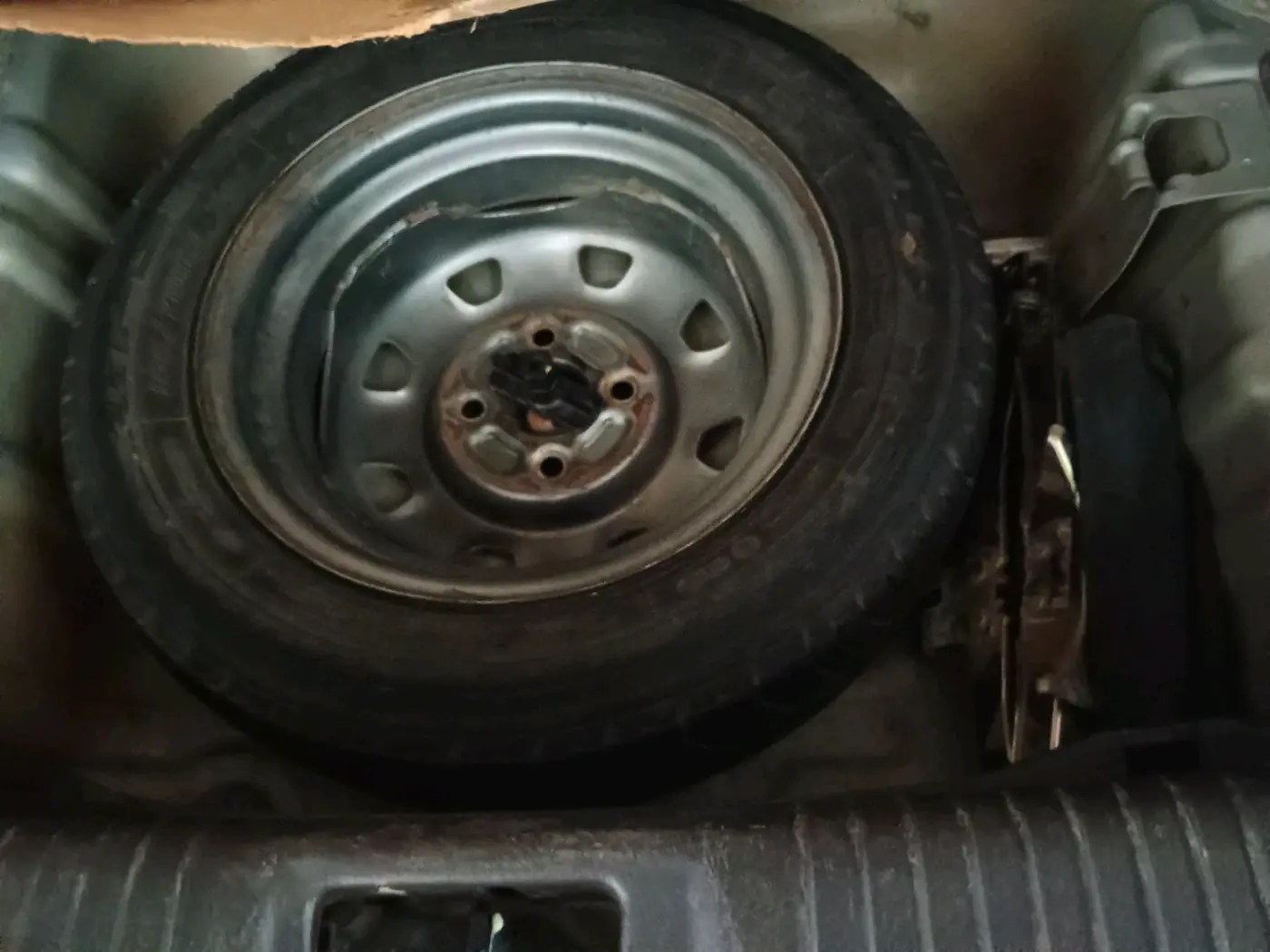 2011 Hyundai Santro Xing GL, Petrol, Manual, 1,14,201 km, tyre