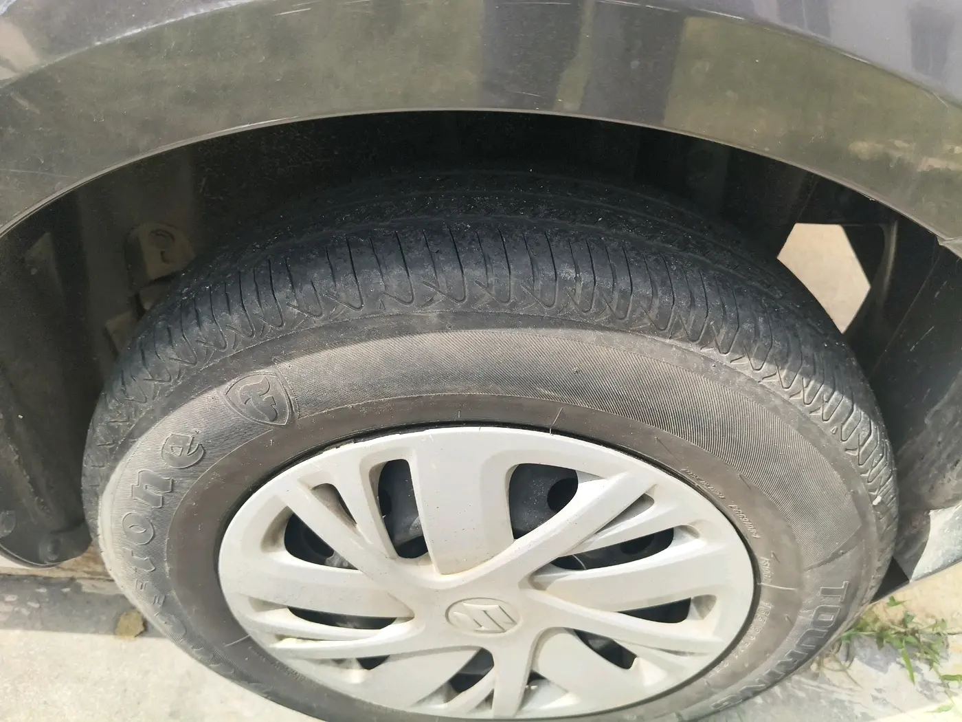 2017 Maruti Swift VXI, Petrol, Manual, 71,805 km, tyre