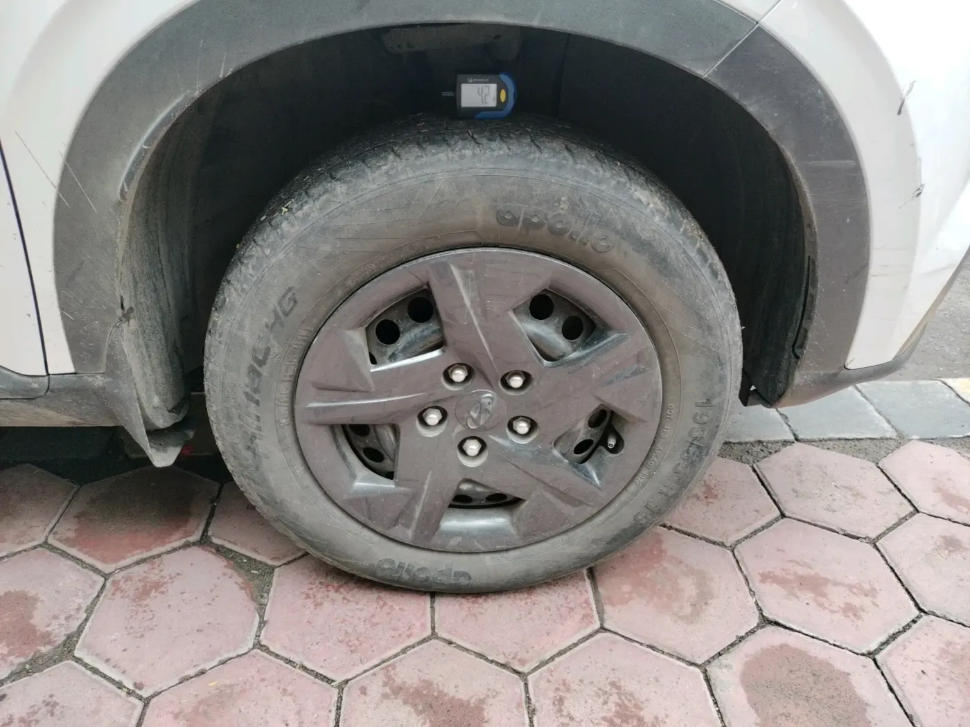 2022 Hyundai VENUE S+ 1.2, Petrol, Manual, 57,021 km, tyre