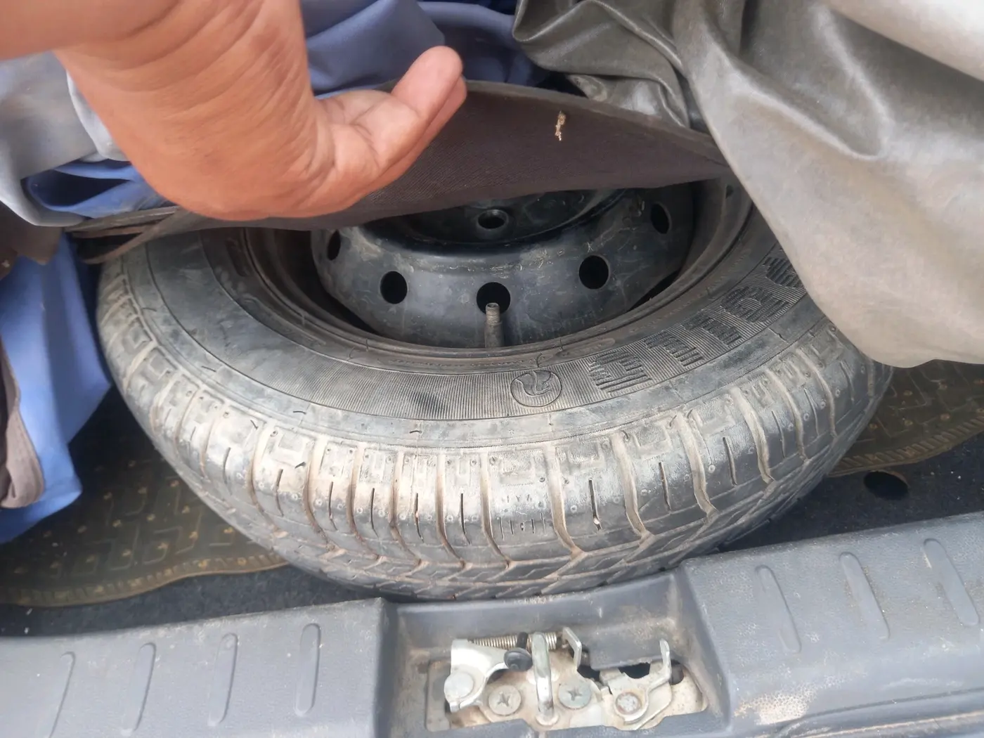 2019 Maruti Alto 800 LXI, Petrol, Manual, 46,149 km, tyre