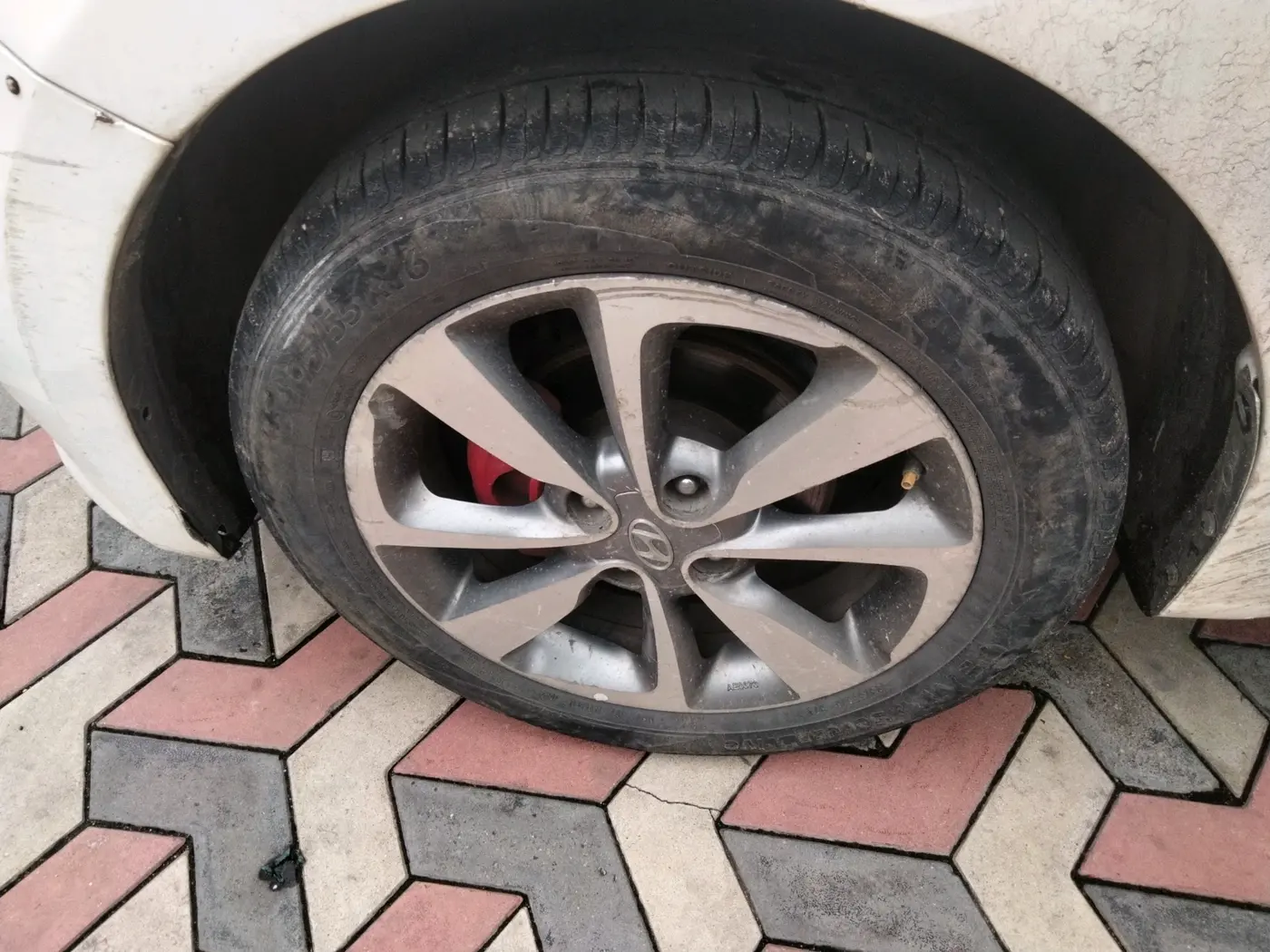 2014 Hyundai i20 ASTA 1.2, Petrol, Manual, 97,892 km, tyre