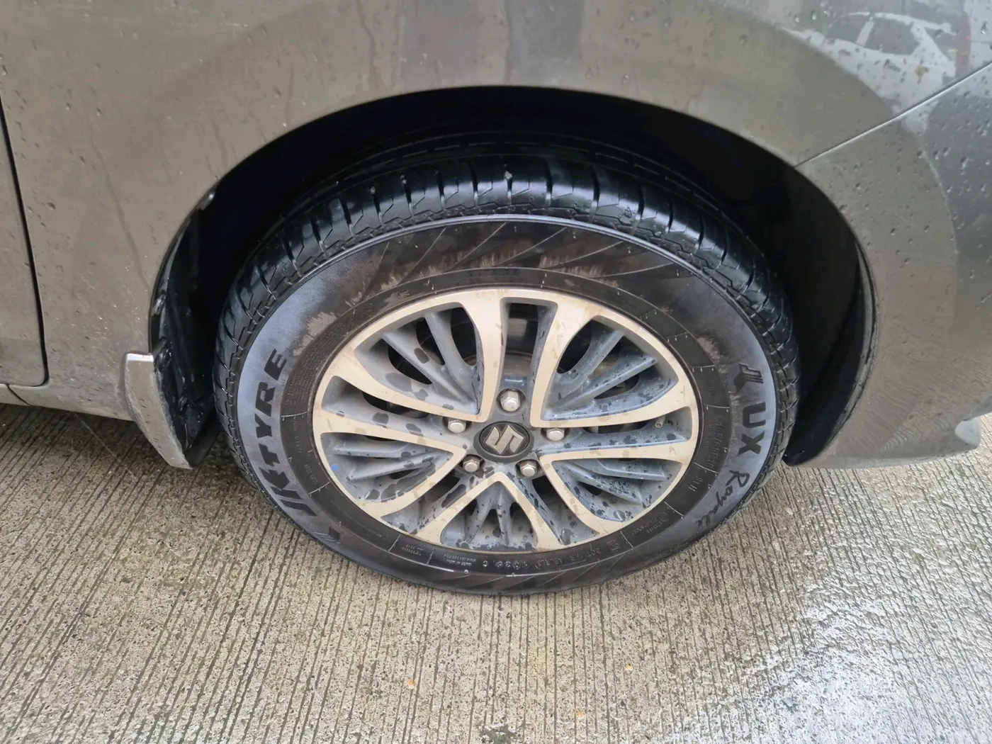 2022 Maruti Ertiga ZXI (O) CNG, CNG, Manual, 59,180 km, tyre
