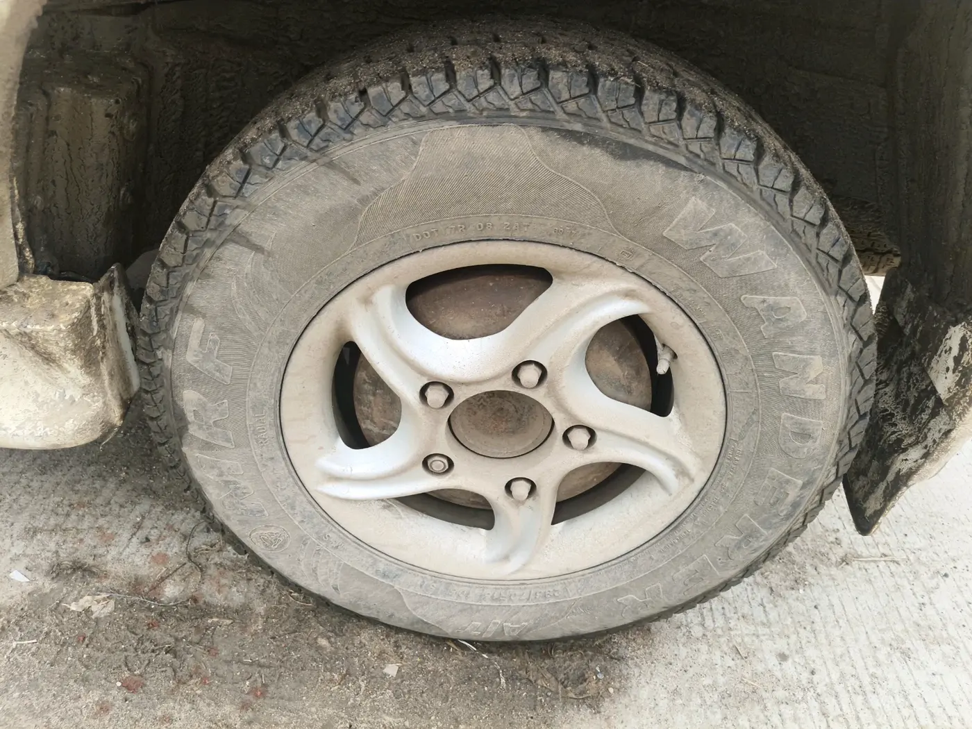 2008 Mahindra Scorpio VLX 2WD, Diesel, Manual, 38,148 km, tyre