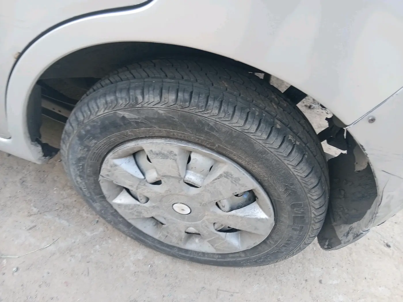 2012 Maruti Wagon R 1.0 LXI, Petrol, Manual, 95,249 km, tyre