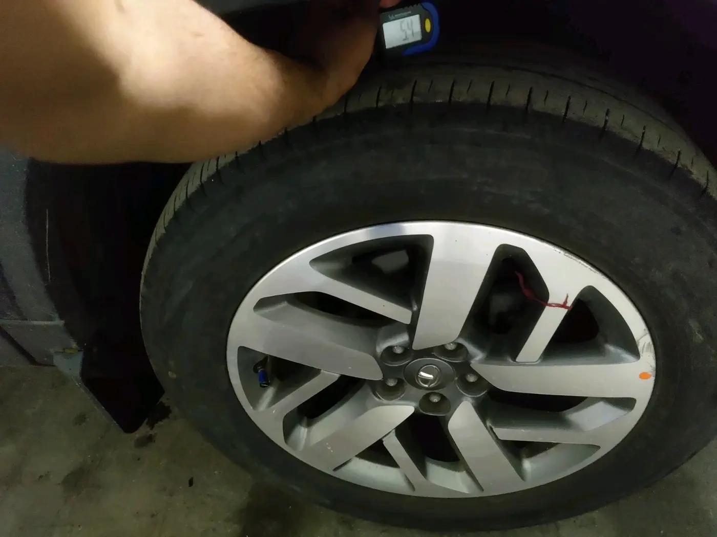 2021 Tata Safari XZA PLUS, Diesel, Automatic, 81,994 km, tyre