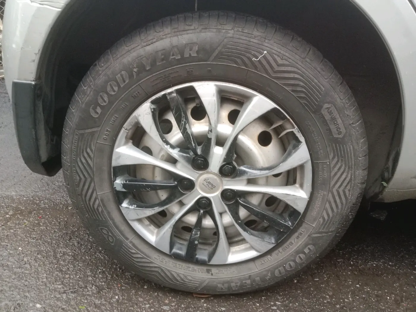 2012 Maruti Ritz LXI, Petrol, Manual, 45,000 km, tyre