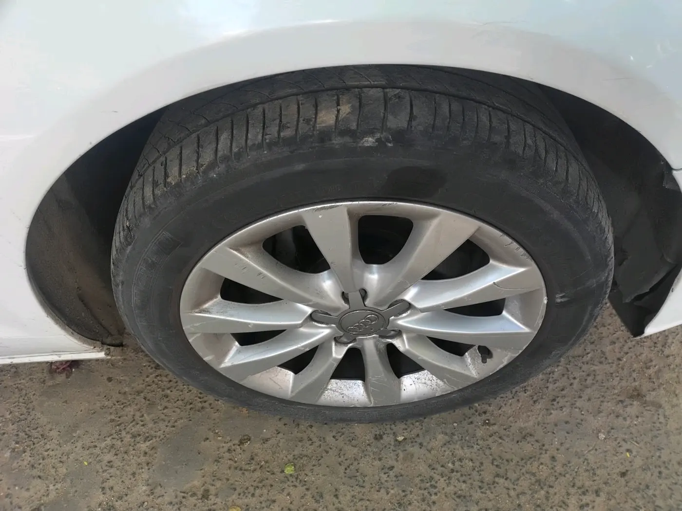 2013 Audi A6 2.0 TFSI PREMIUM, Petrol, Automatic, 87,439 km, tyre