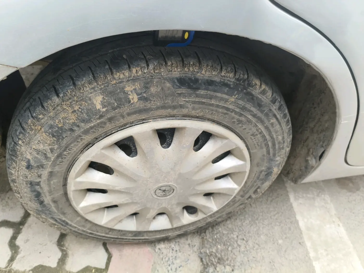 2018 Maruti Dzire VXI, Petrol, Manual, 63,194 km, tyre