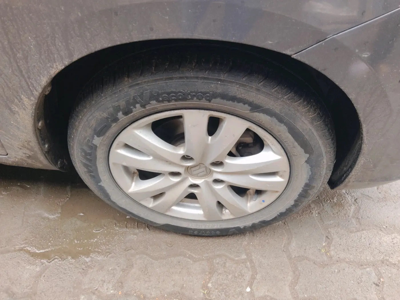 2016 Maruti Ertiga VDI SHVS, Diesel, Manual, 1,05,089 km, tyre