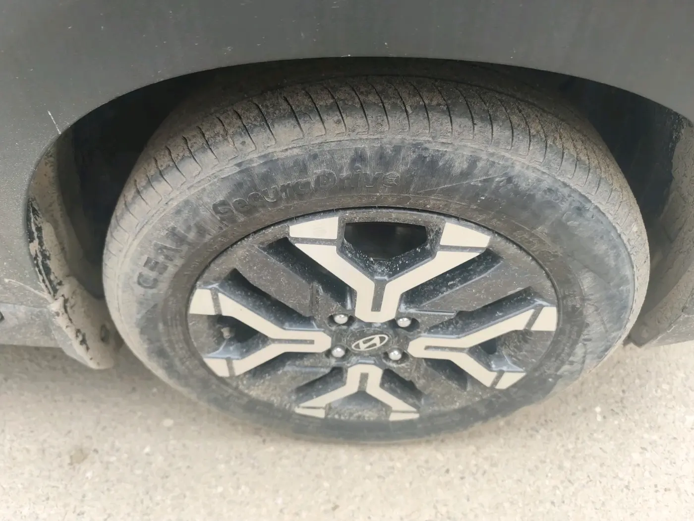2024 Hyundai EXTER SX(O), Petrol, Manual, 37,032 km, tyre