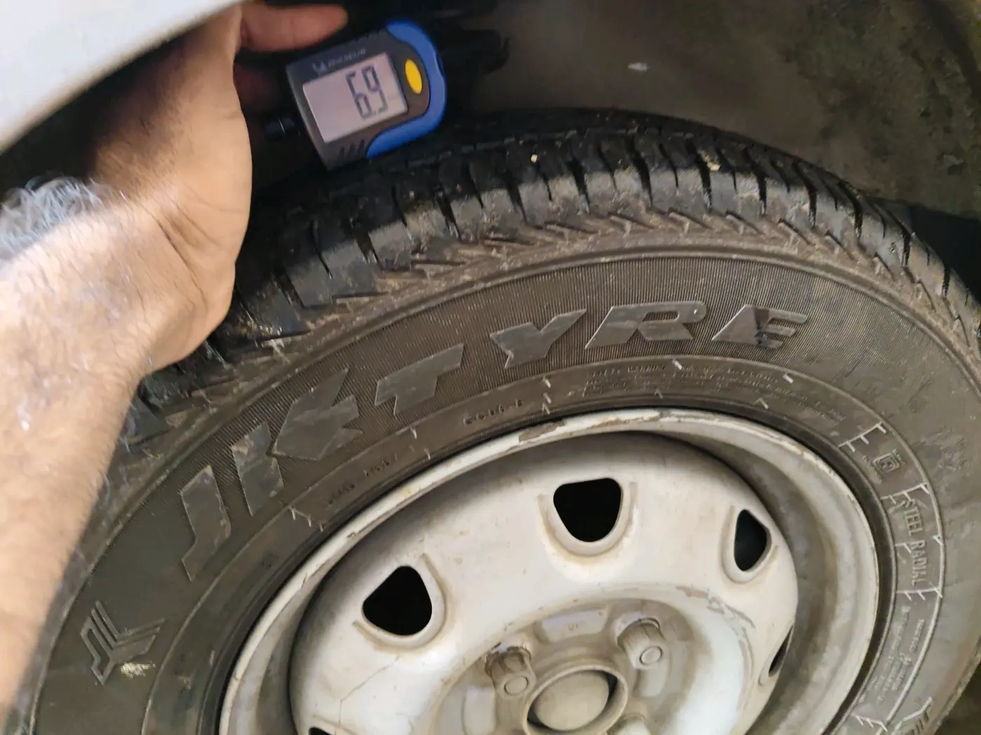 2022 Maruti Eeco 5 STR AC (O), CNG, Manual, 62,814 km, tyre