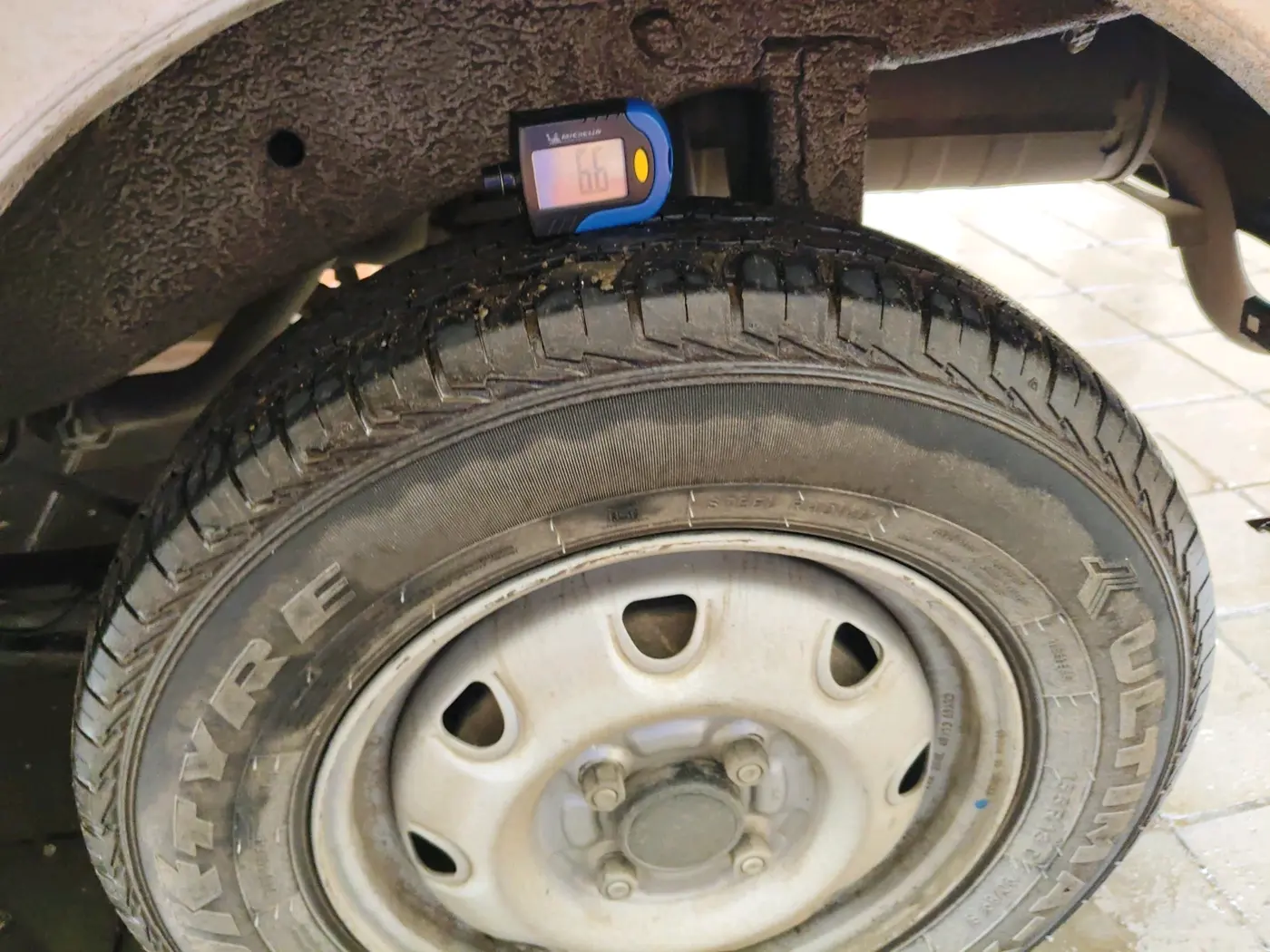 2022 Maruti Eeco 5 STR AC (O), CNG, Manual, 62,814 km, tyre