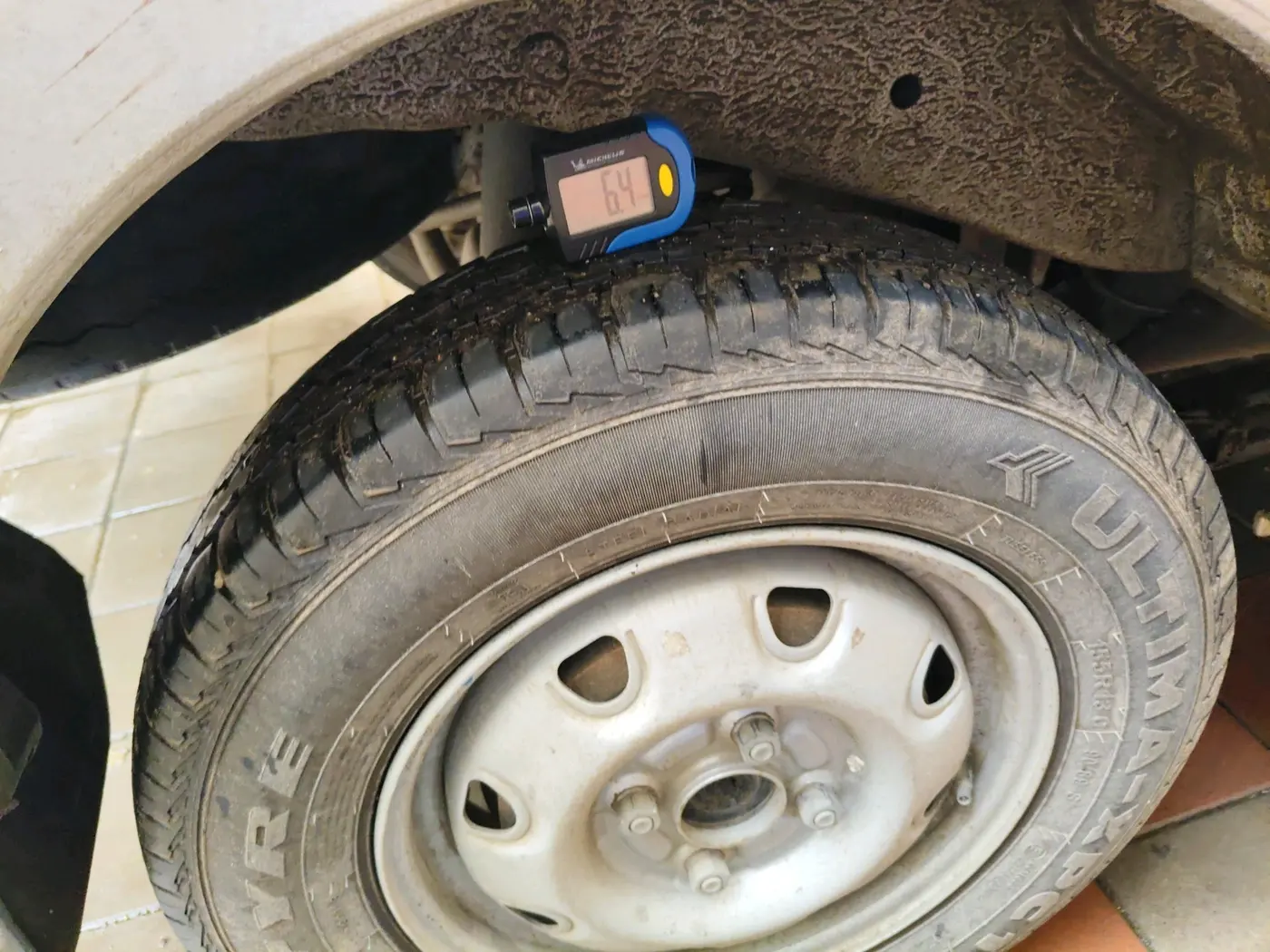 2022 Maruti Eeco 5 STR AC (O), CNG, Manual, 62,814 km, tyre