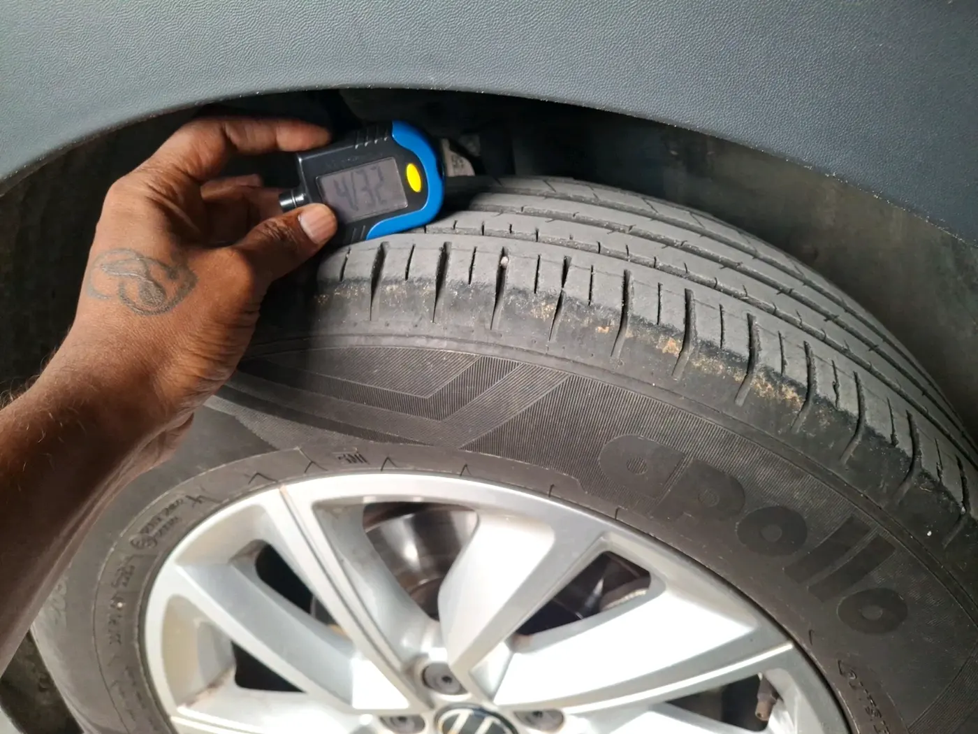 2023 Volkswagen TAIGUN HIGHLINE 1.0 TSI AT, Petrol, Automatic, 33,803 km, tyre
