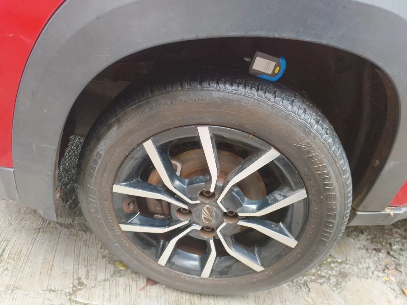 2018 Mahindra KUV 100 NXT K8 P 6 STR, Petrol, Manual, 53,838 km, tyre