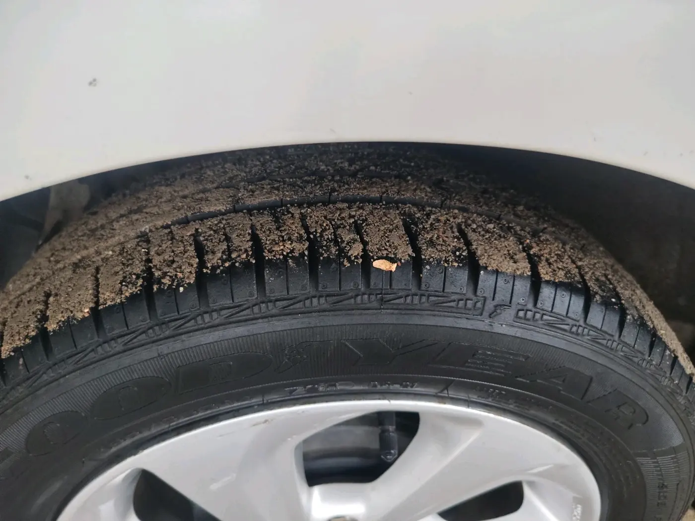 2017 Hyundai Xcent SX 1.2, Petrol, Manual, 42,112 km, tyre