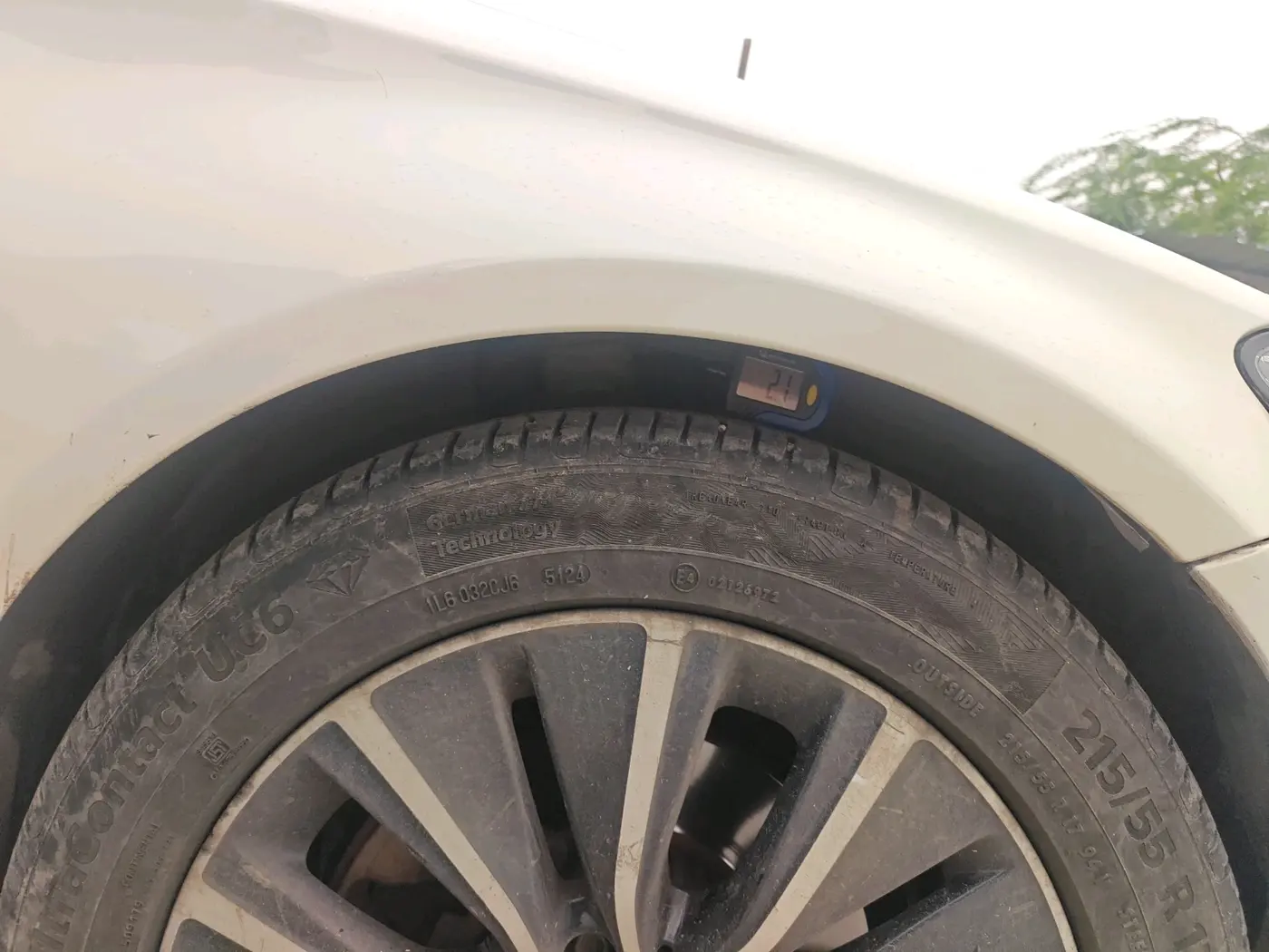 2019 Mercedes Benz C Class 220d, Diesel, Automatic, 1,17,267 km, tyre
