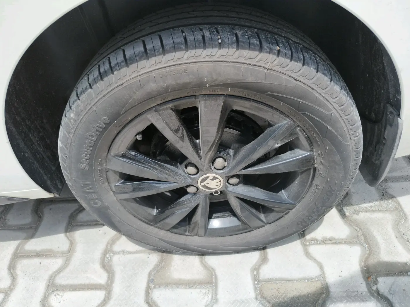 2026 Skoda SLAVIA Sportline 1.0L TSI AT, Petrol, Automatic, 3,587 km, tyre