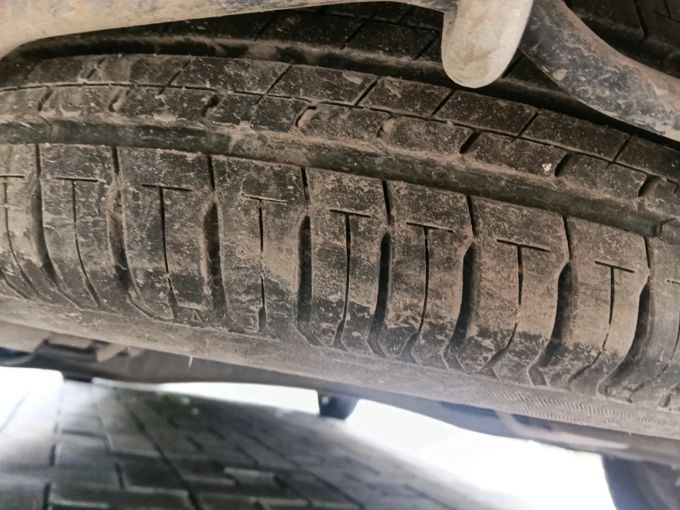 2023 Maruti Ertiga ZXI (O) CNG, CNG, Manual, 40,259 km, tyre