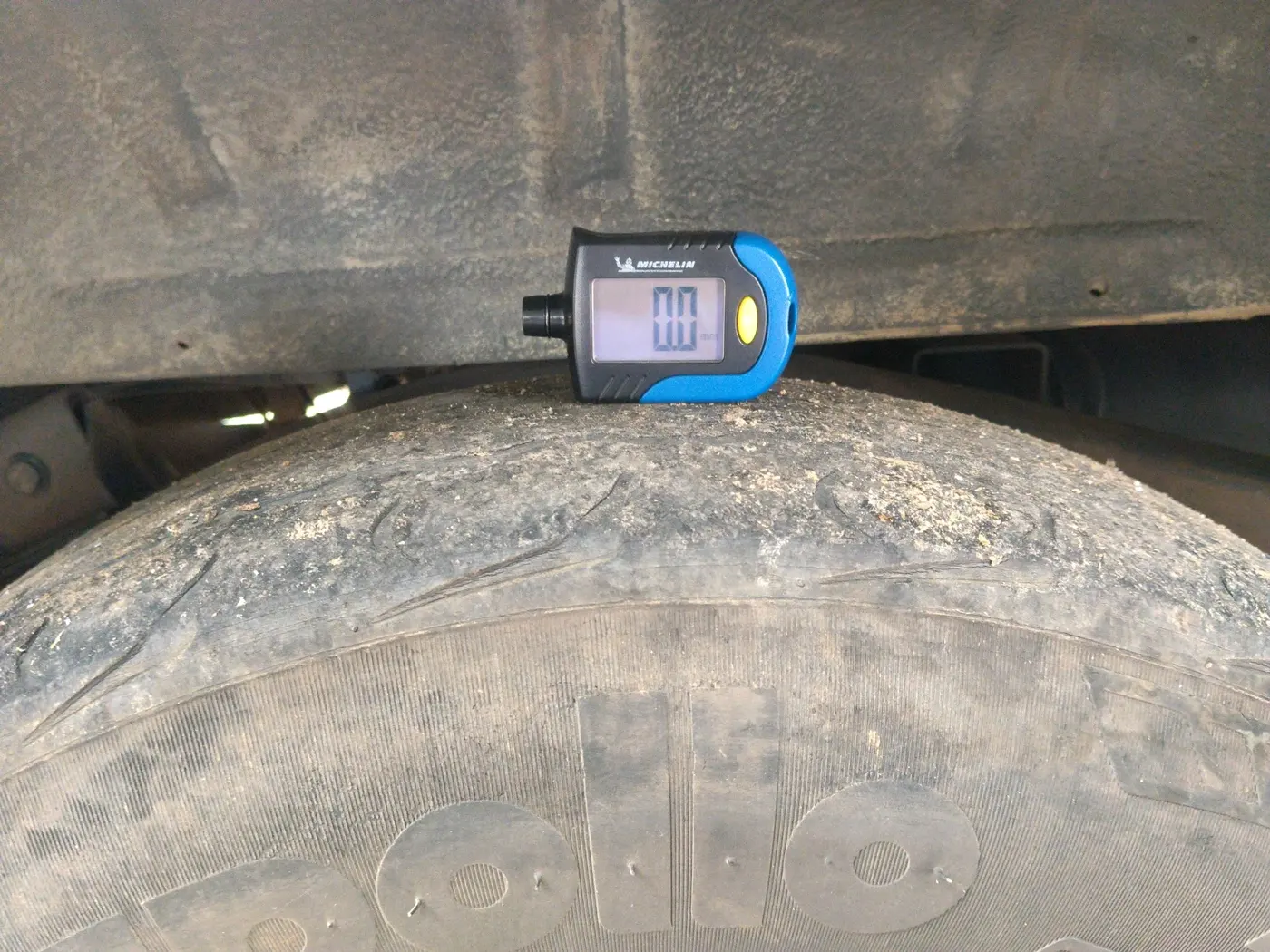 2015 Mahindra Bolero ZLX BS IV, Diesel, Manual, 1,56,137 km, tyre
