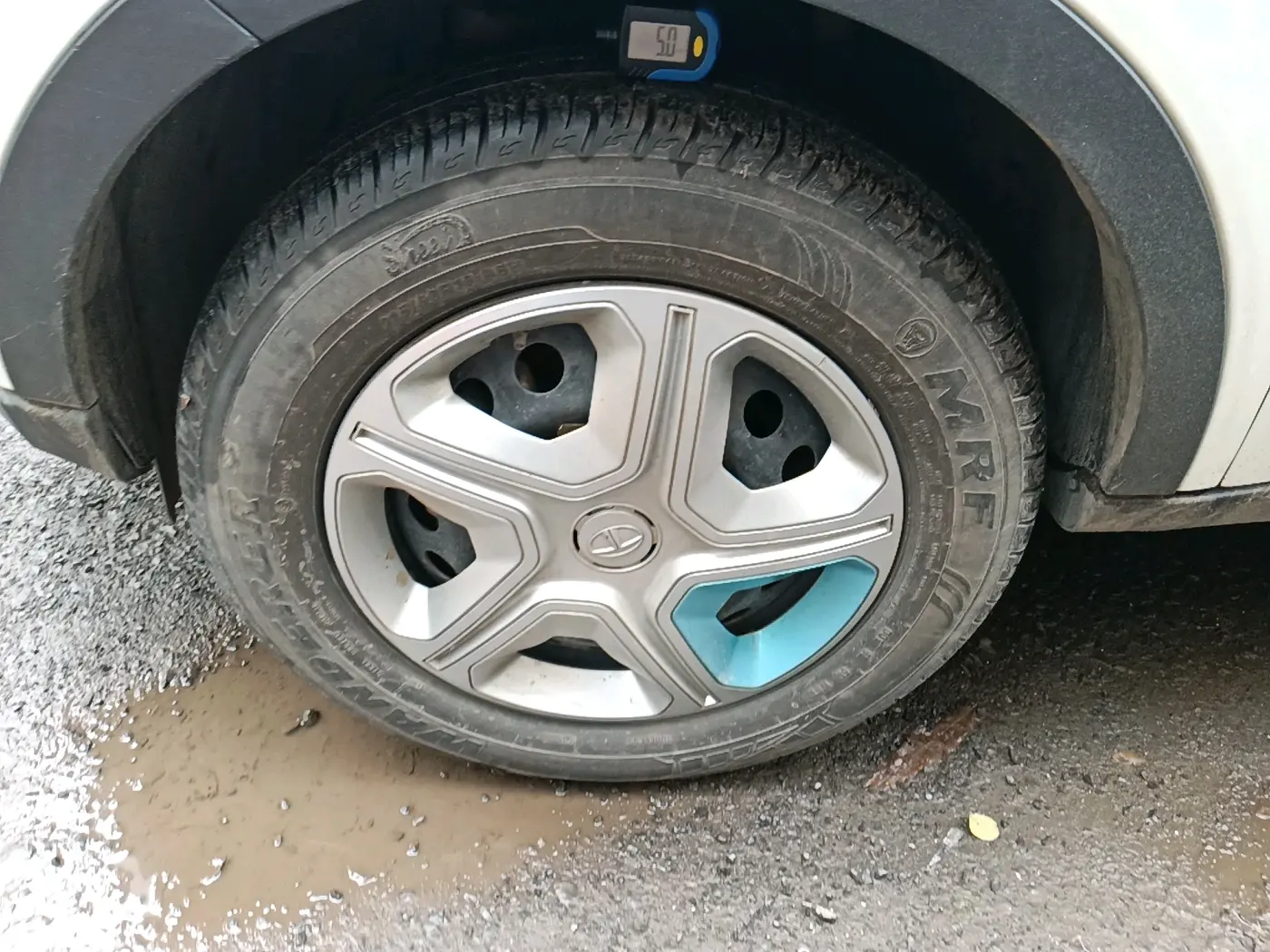 2021 Tata NEXON EV XM, Electric, Automatic, 21,972 km, tyre