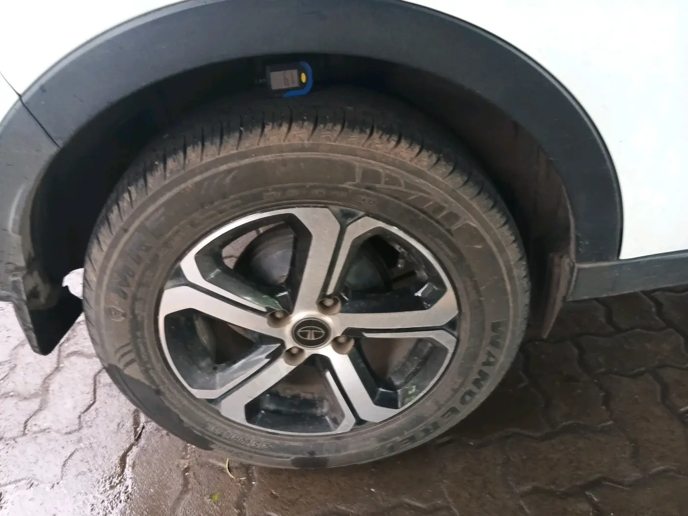 2022 Tata NEXON EV XZ PLUS, Electric, Automatic, 62,504 km, tyre