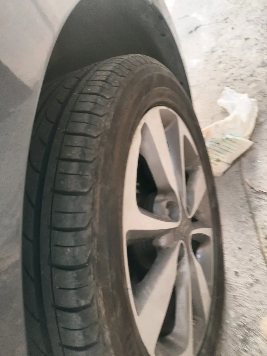 2015 Hyundai Elite i20 ASTA 1.2, Petrol, Manual, 85,184 km, tyre