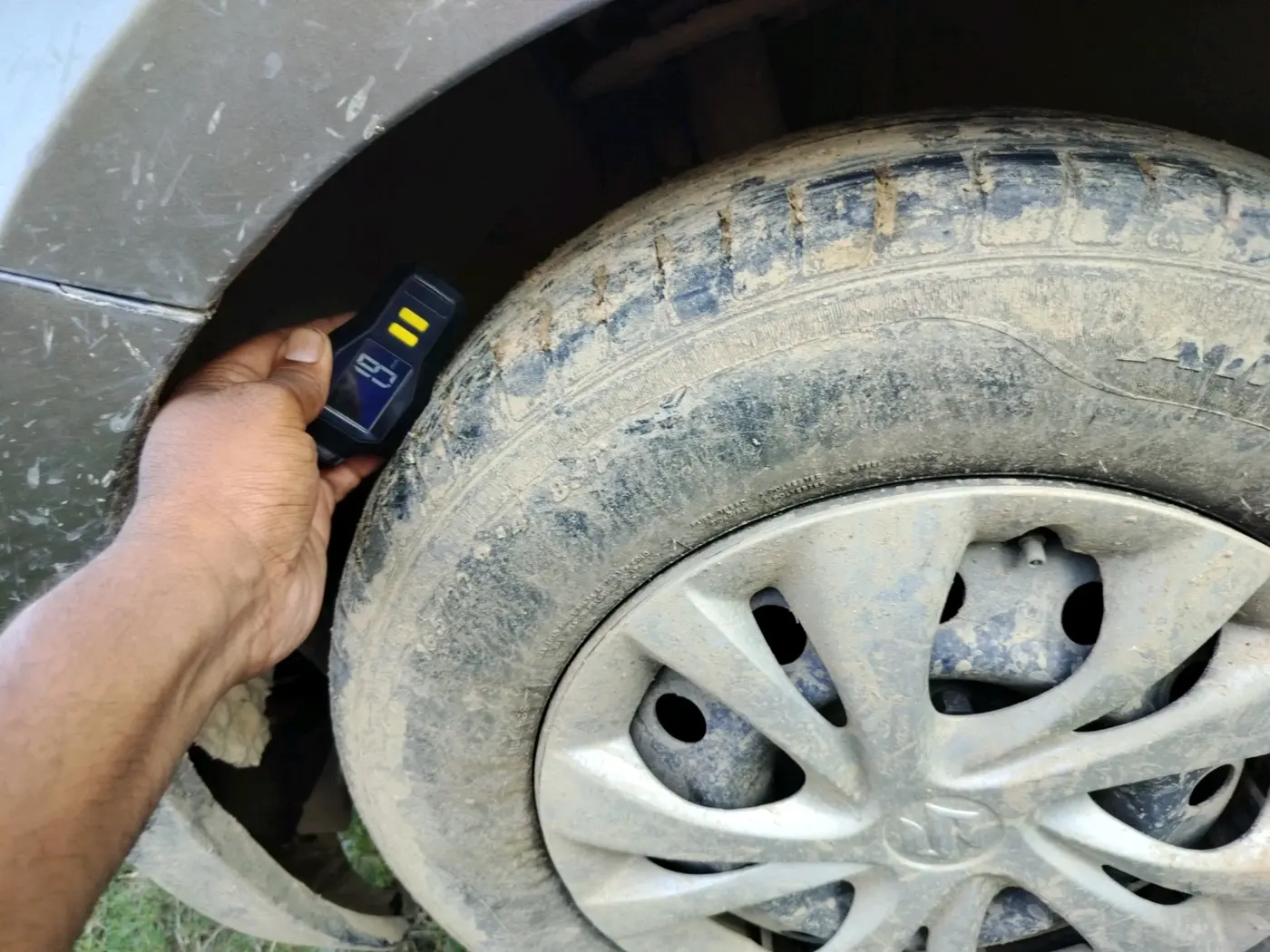 2023 Maruti Swift VXI CNG, CNG, Manual, 98,659 km, tyre