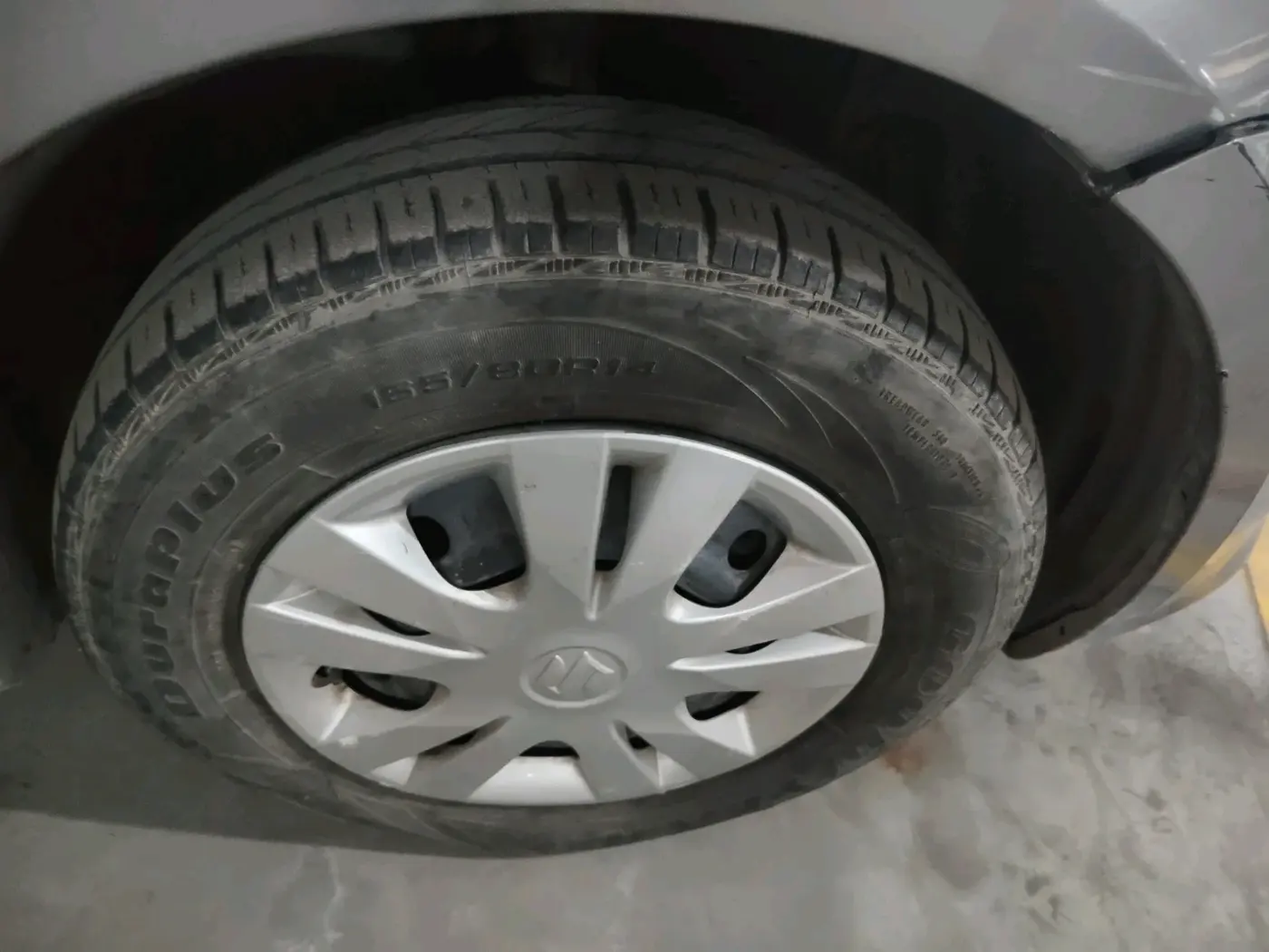 2013 Maruti Swift Dzire VXI, Petrol, Manual, 90,751 km, tyre